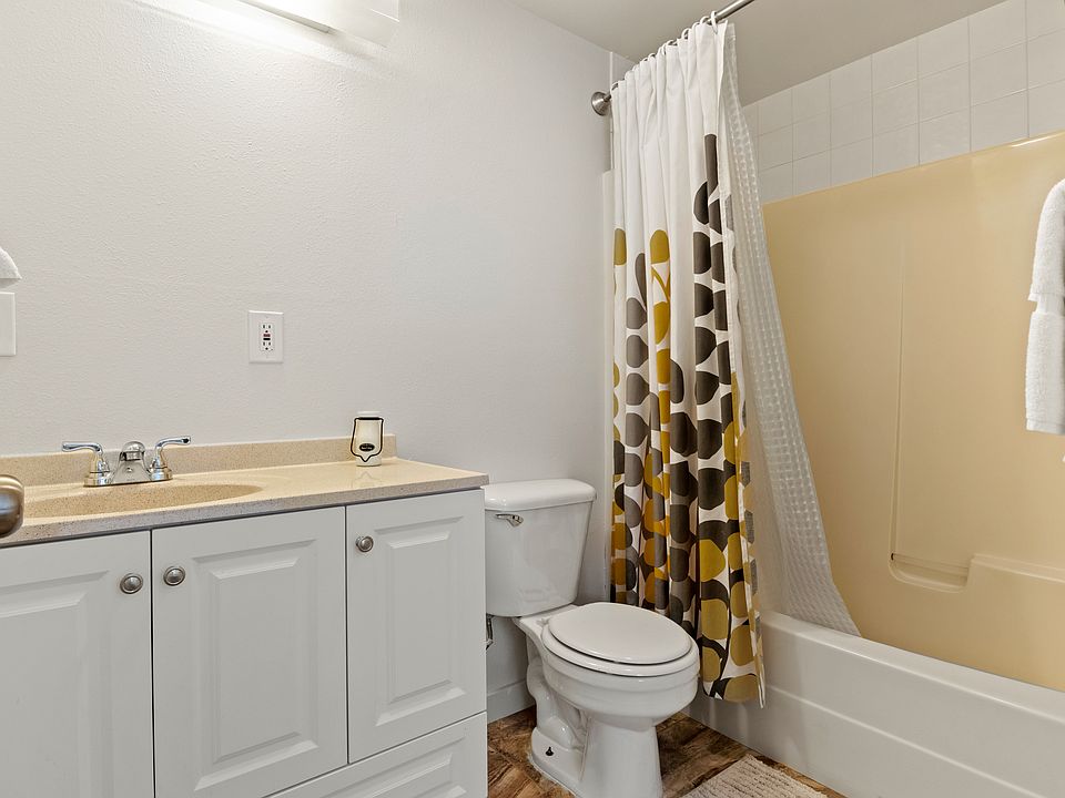 En suite Primary Bathroom