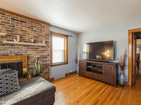 4th image of 4618 Blanchan Ave