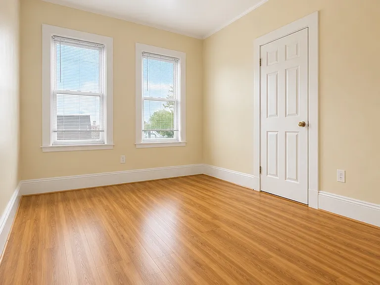 107 Jefferson St #3 — Photo 2