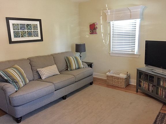 3rd image of 2624 Pindell Ave