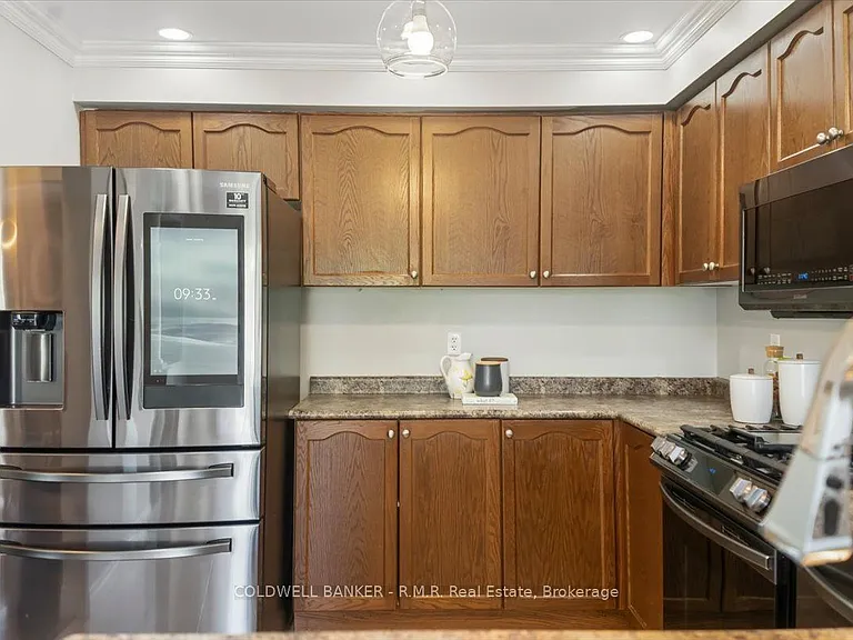 45 Angier Cres — Photo 15