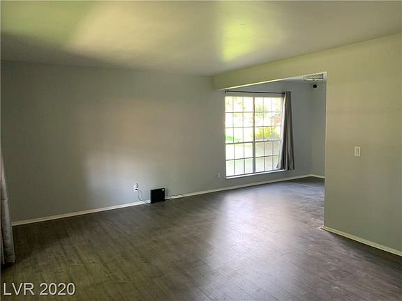 3rd image of 3077 Pinehurst Dr APT C