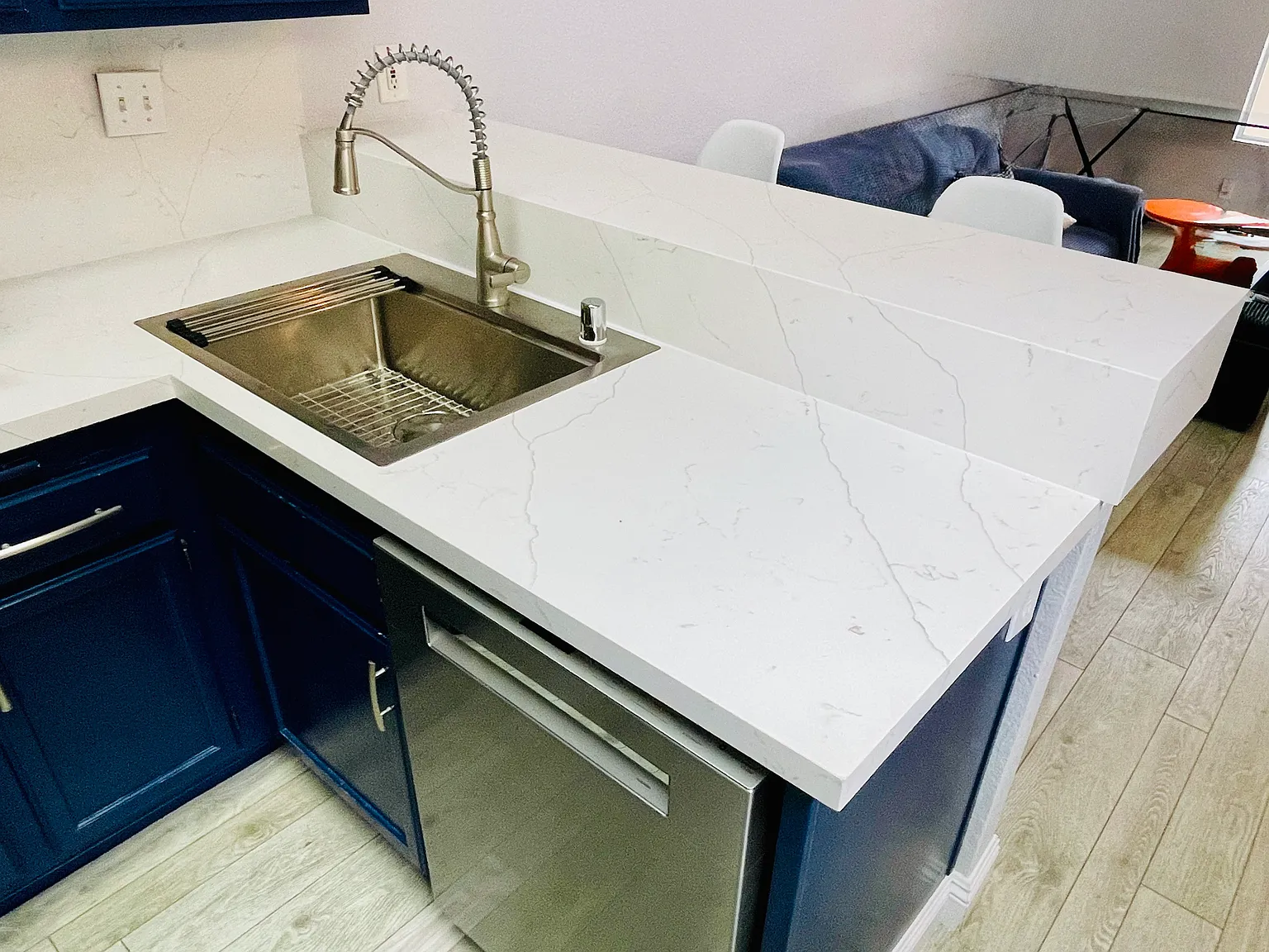 1 bed, 820 sqft, $3,290 — Photo 3