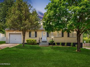 74 Pinewood Rd, Howell, NJ 07731