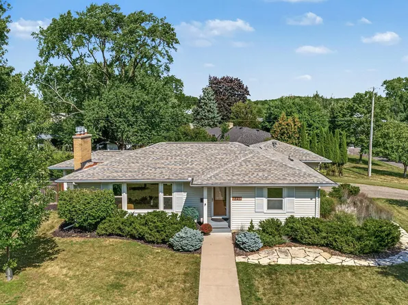 341 Burntside Dr, Golden Valley, MN 55422