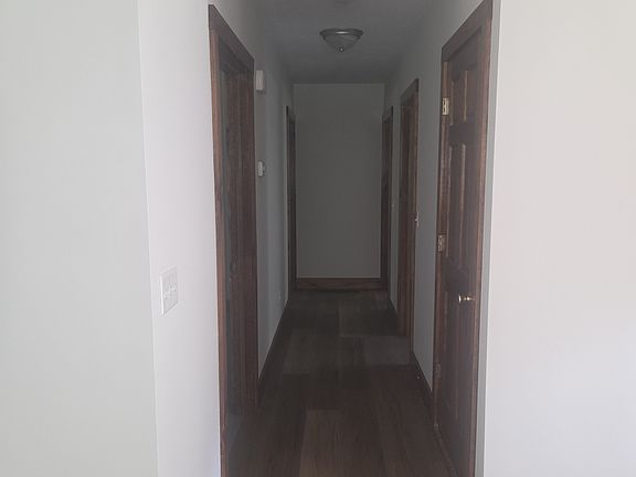 4th image of 840 Middle Rd #1