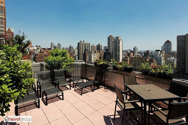 Sold by Level Group | media 5