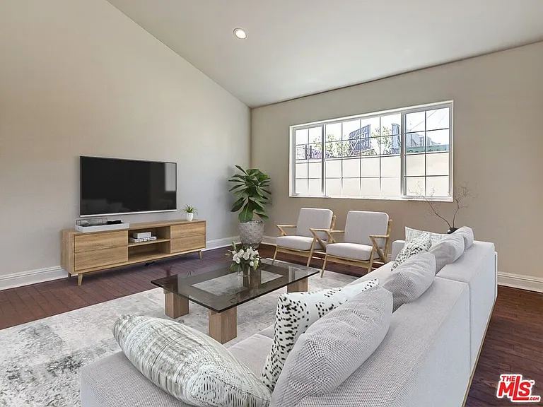 712 N Vista St — Photo 11