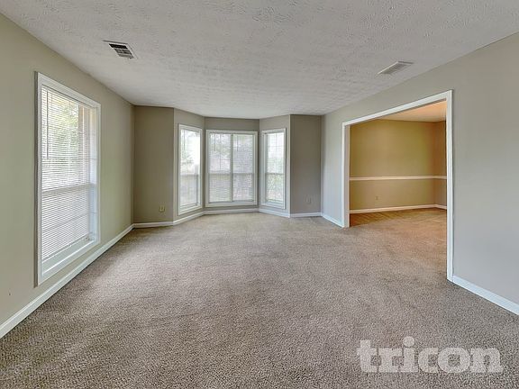 4th image of 3270 Summit Place Dr