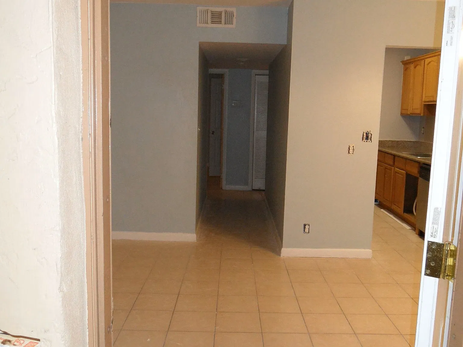 12 Month Lease, $1,750 deposit — Photo 3