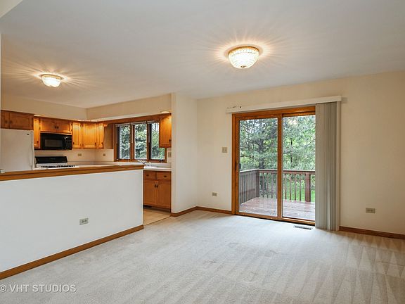 5th image of 16418 Sharon Ct
