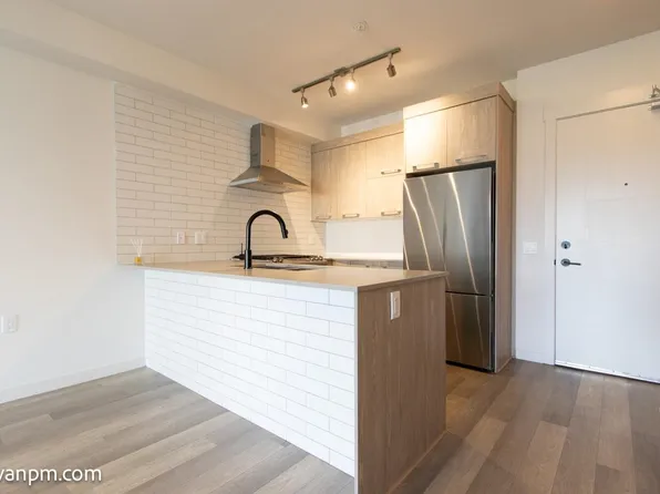 1012 Auckland St #206, New Westminster, BC V3M 0M3