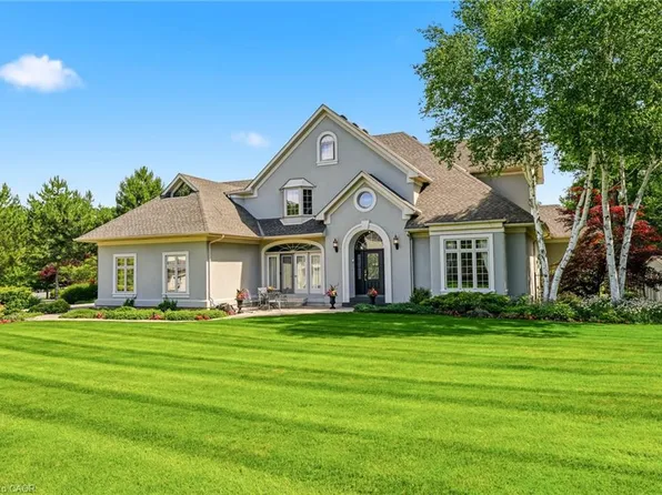 28 Millcreek Ct, Hamilton, ON L9G 4Z3