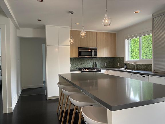 4th image of 751 N Martin Ave #753