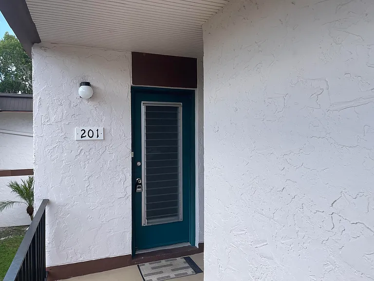4 Greenway Vlg N #201 — Photo 3