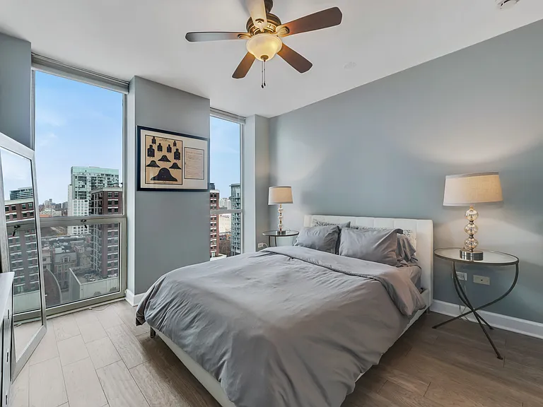 645 N Kingsbury St #1403 — Photo 9