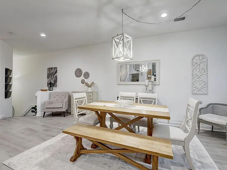 525 Bayfront Dr — Photo 13