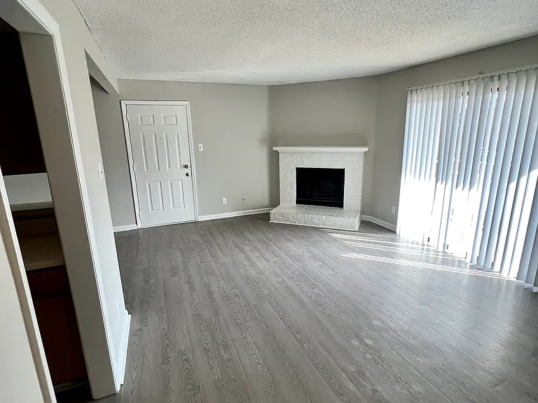 Sharonridge Apartments — Photo 7