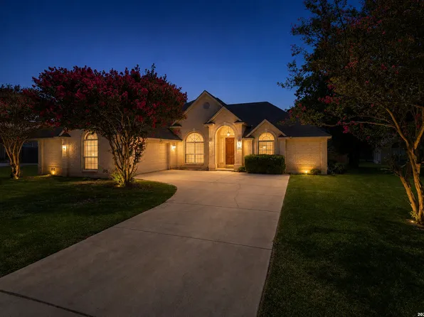 8408 TRACINEY BLVD, San Antonio, TX 78255