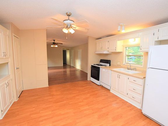 4th image of 2903 Scarbourgh Dr