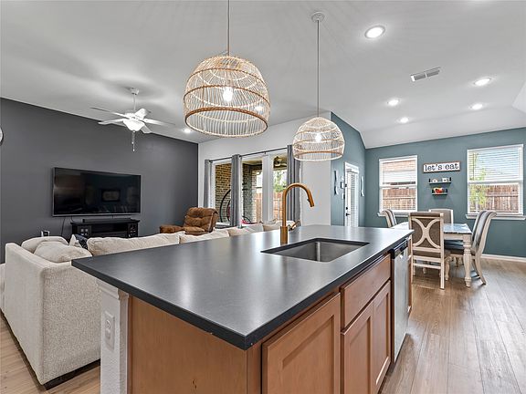 5th image of 720 Colgate Cir