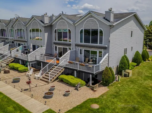 1750 Castleview Ct, Gladwin, MI 48624