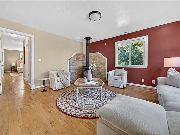 4th image of 107 Paulsen Rd #D