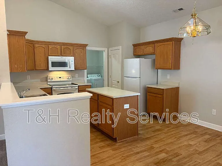 5935 Monticello Square Ln — Photo 8