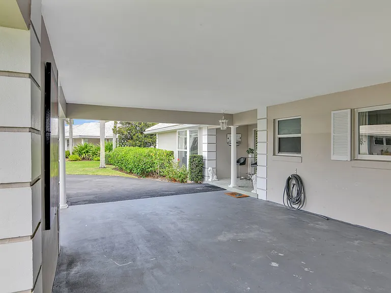450 French Royale Cir — Photo 42