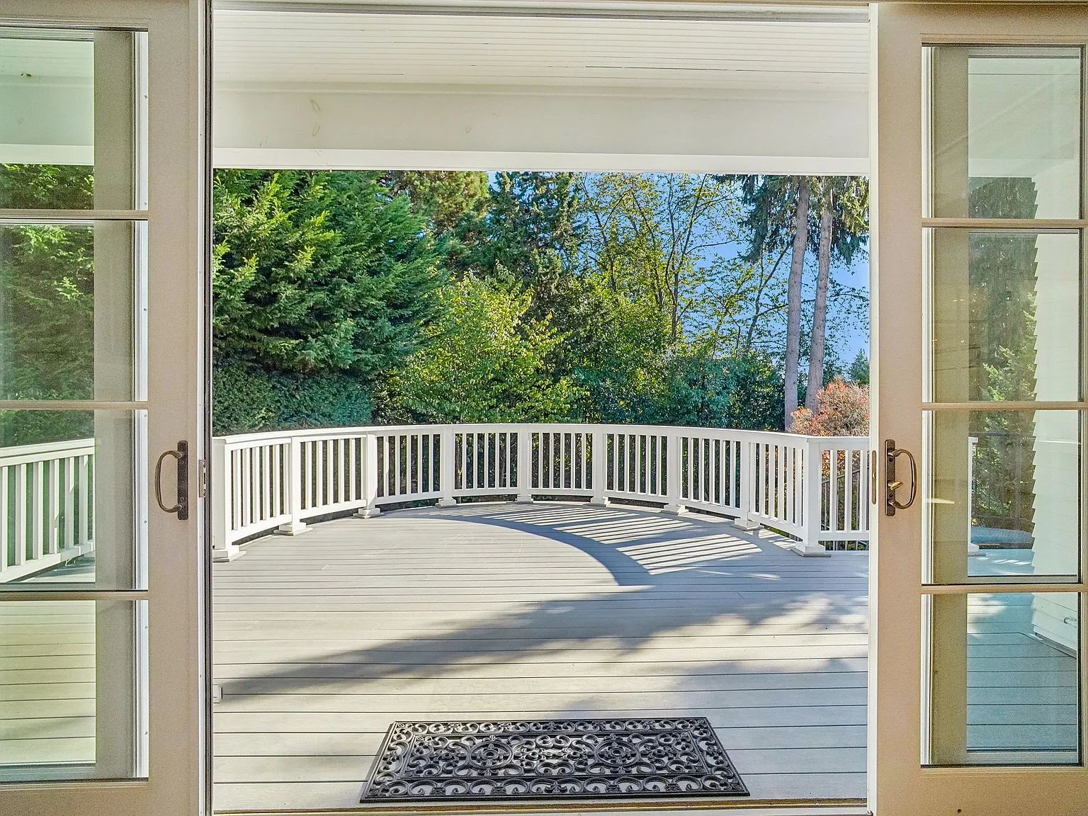 5 bed, 7.5 bath, 6831 sqft, $16,000 — Photo 4