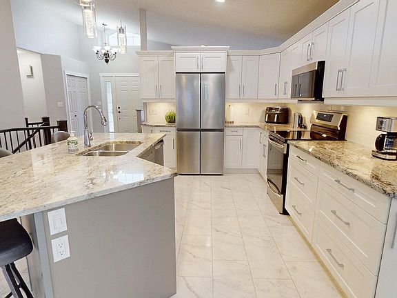 5th image of 65 Riverpark Rd