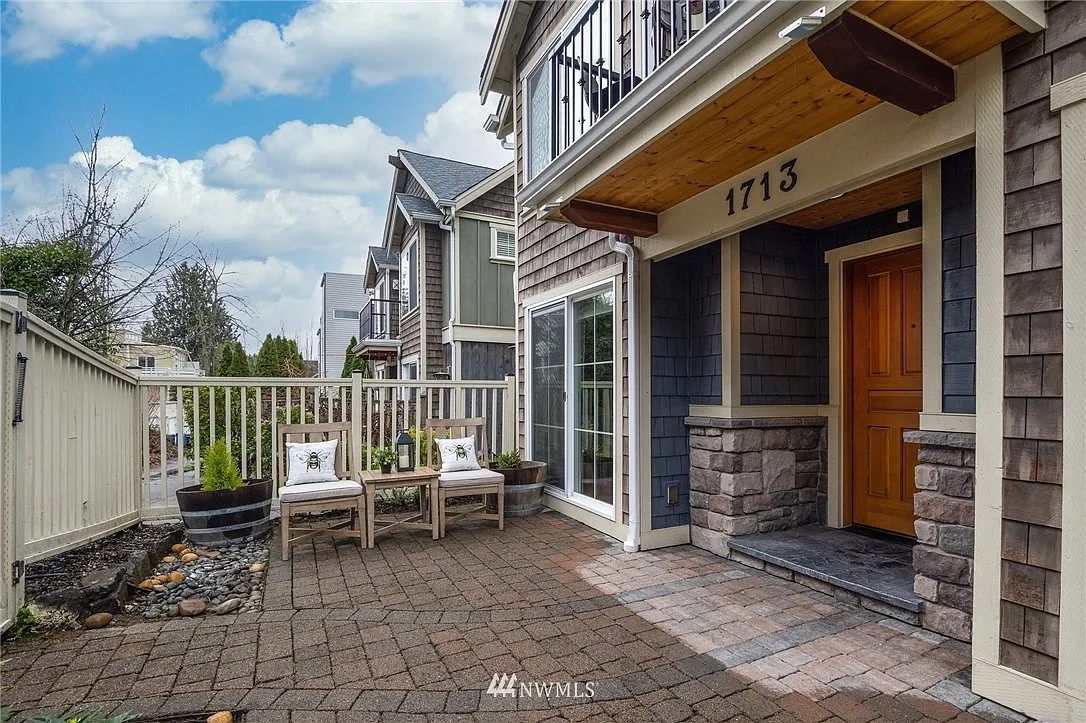 3 bed, 3.5 bath, 1750 sqft, $4,850 — Photo 4