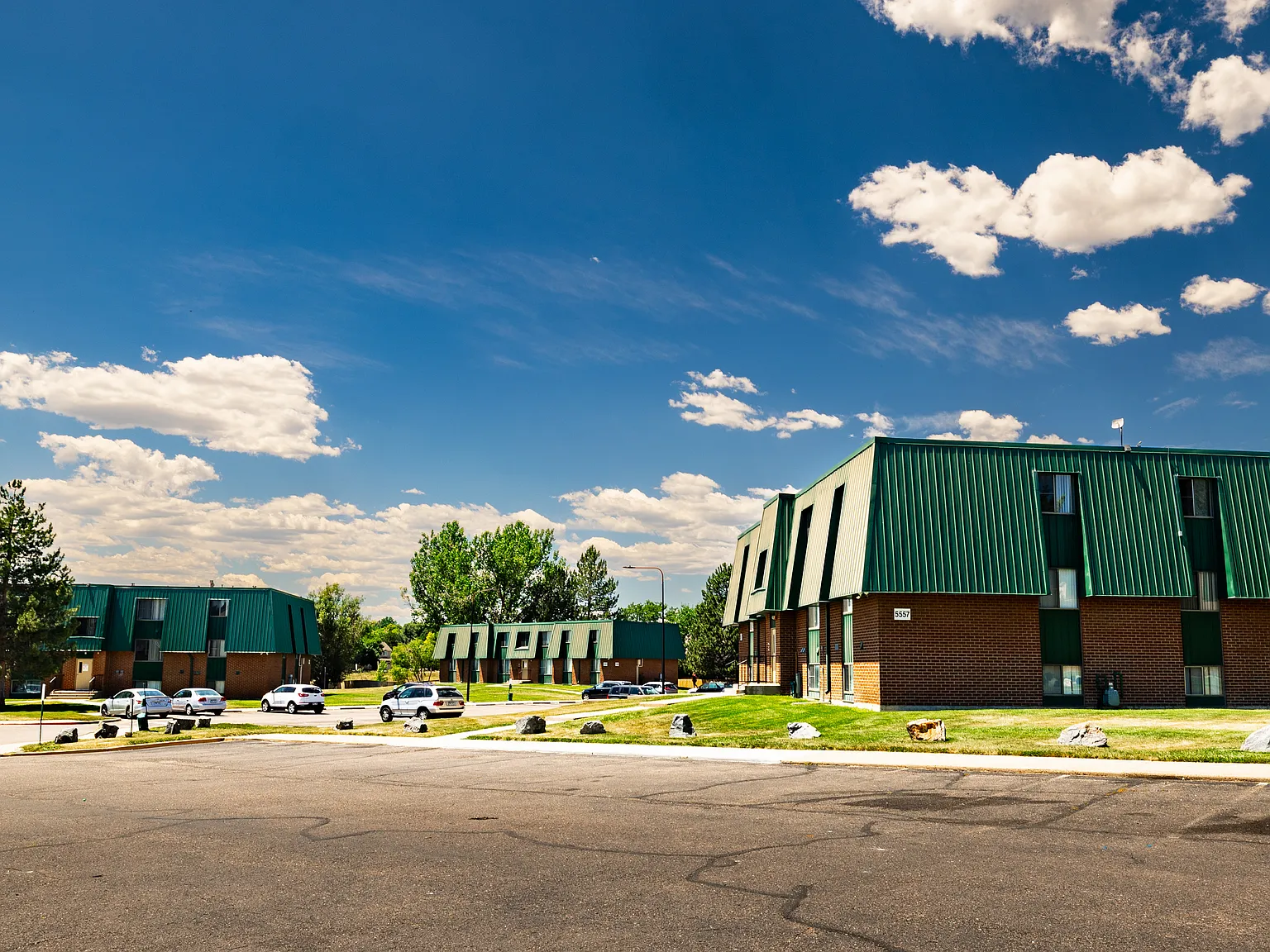 Glendale Apartments — Photo 1
