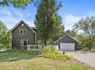 1465 Allen Rd, Oconomowoc, WI 53066
