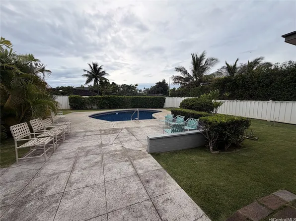 608 Kuana St, Honolulu, HI 96816