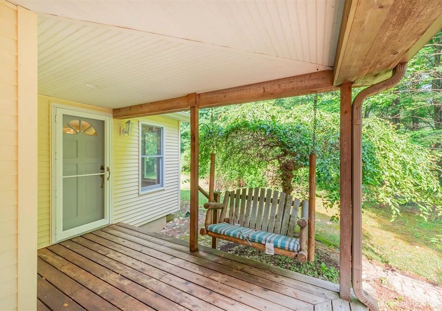 Spacious Home! — Photo 2