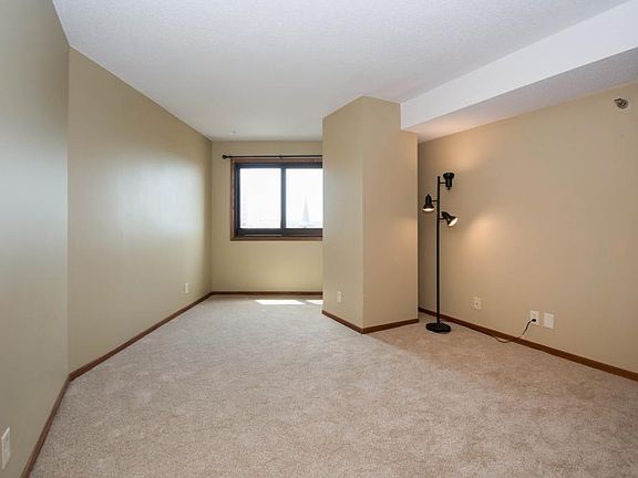 5th image of 26 10th St W Unit 1501