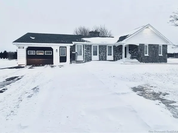 312 Saint Pierre Blvd E, Caraquet, NB E1W 1B4