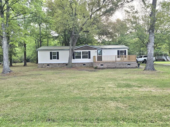 620 Coral Acres Dr, Moncks Corner, SC 29461