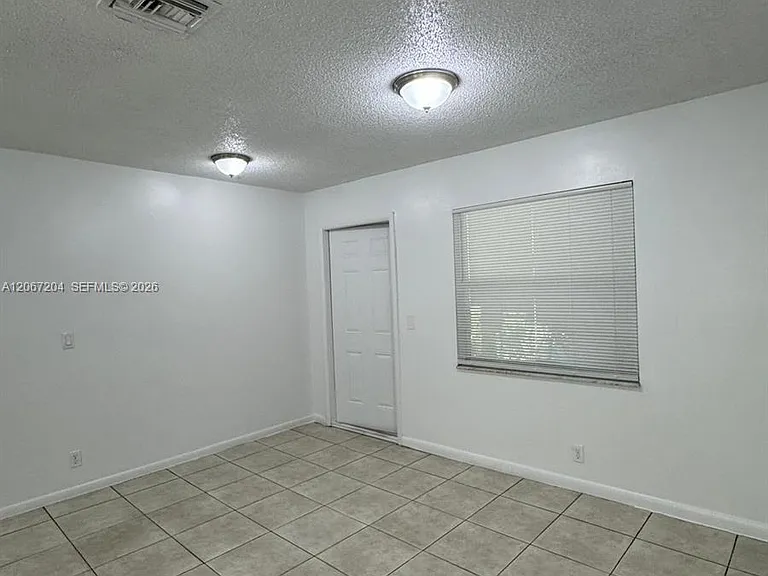 1746 3rd Ave N #10 — Photo 4
