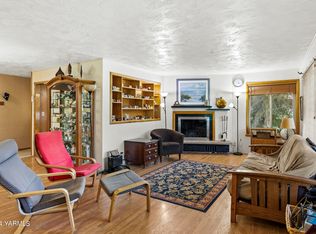 360 Lynch Rd, Yakima, WA 98908