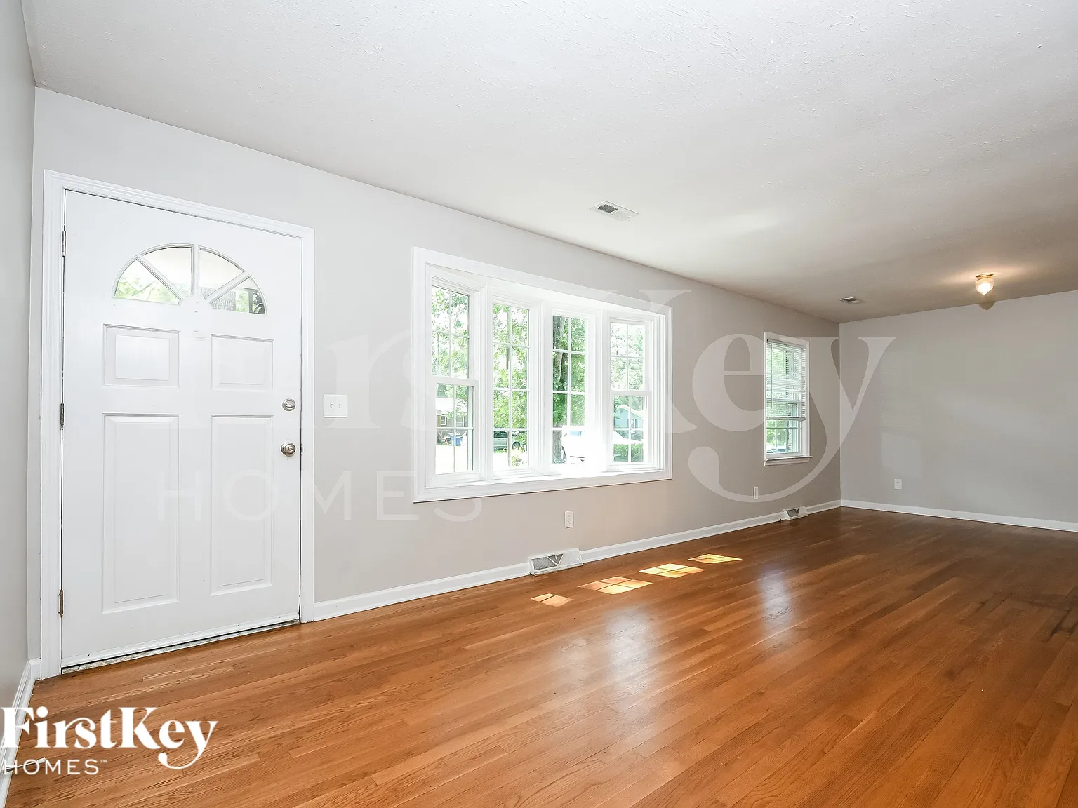 3 bed, 2.0 bath, 1474 sqft, $2,425 — Photo 3