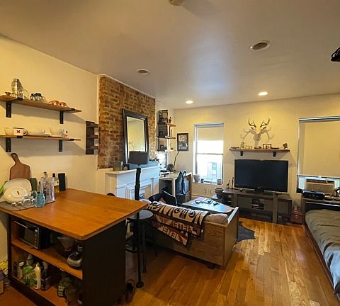 4th image of 107 Jefferson Ave #B3