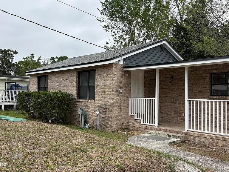 5933 Jammes Rd — Photo 1