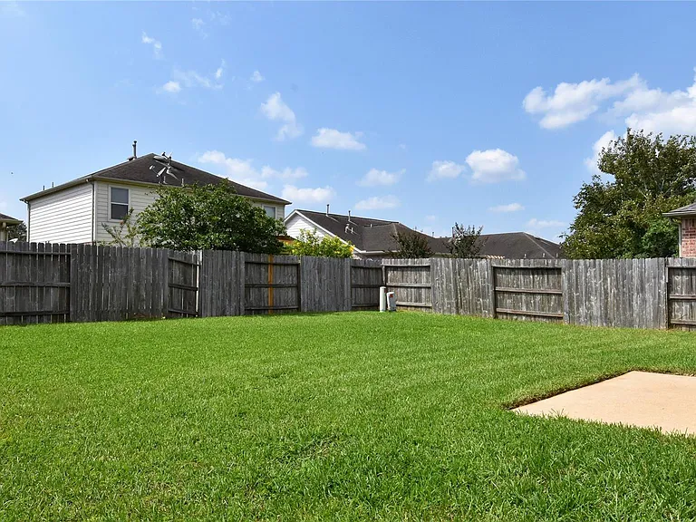 834 Honeysuckle Vine Dr — Photo 21