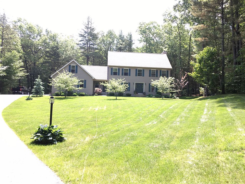 1st image of 22 Barrington Dr