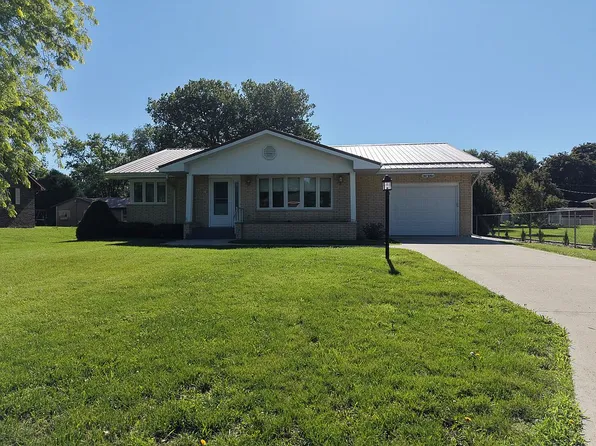 205 N Adams St, Keota, IA 52248