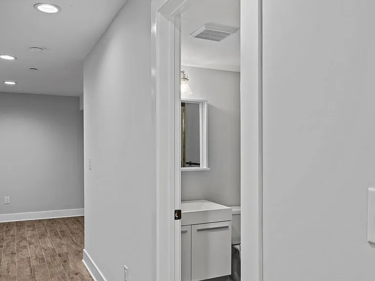 1410 N Marston St — Photo 11