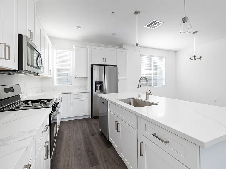 Raintree Court — Photo 12