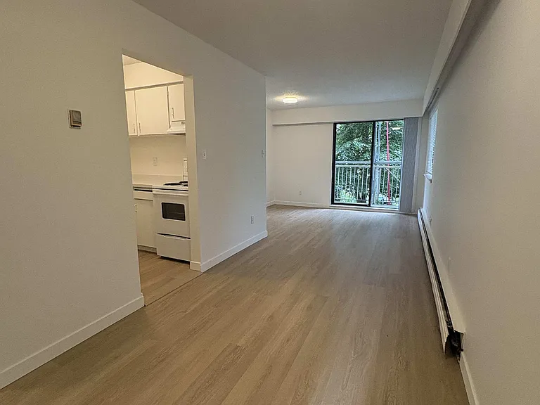 814 4th Ave — Photo 12